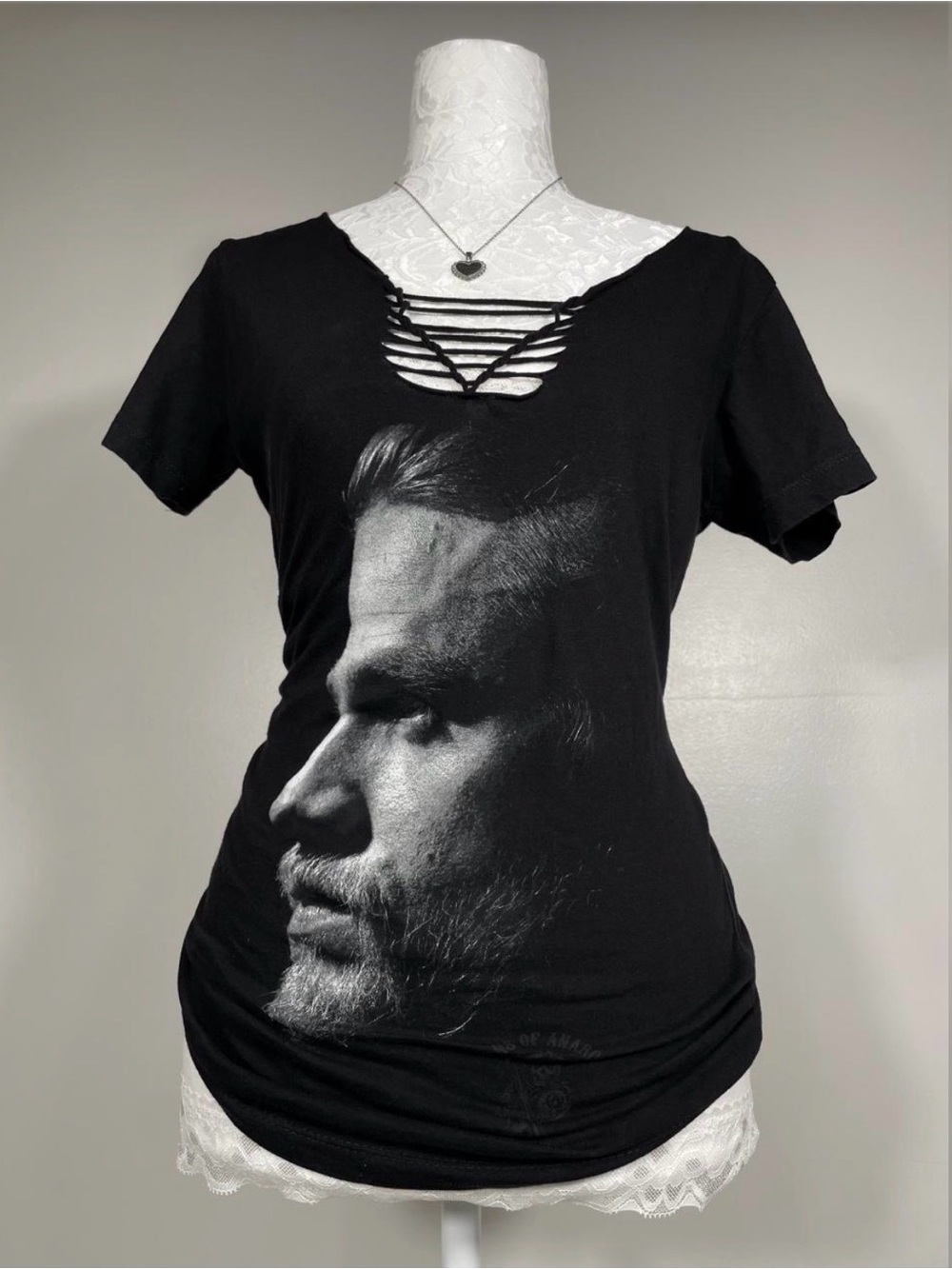 Black womens Charlie hunnam sons of anarchy Jax Taylor shirt L